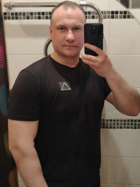 Тот Самый, Россия, Москва, 39 лет. Познакомлюсь с женщиной для любви и серьезных отношений, брака и создания семьи.Познакомлюсь с девушкой для серьёзных отношений. 
О себе: верный, открытый, симпатичный, жизнерадос