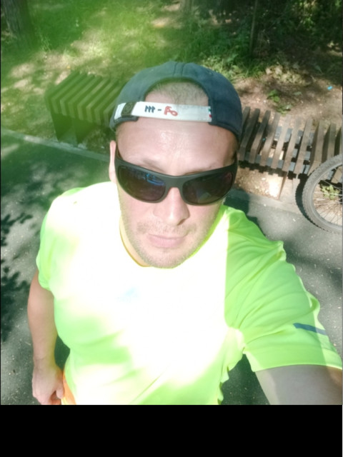 Александр, Россия, Москва, 48 лет. Живу один, ищу серьёзные отношения, для создания семьи, есть квартира, машина, дача, 
Чистоплотный,