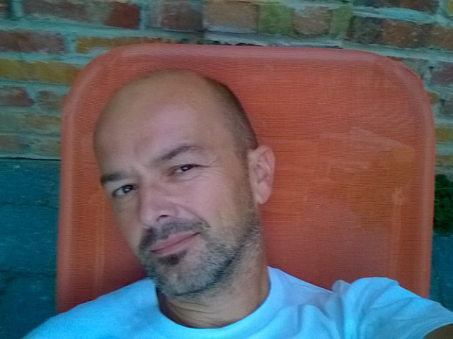 Дмитрий, Санкт-Петербург, Достоевская, 52 года. Он ищет её: Познакомлюсь с женщиной для дружбы и общения.Хочу встретить хорошего человека