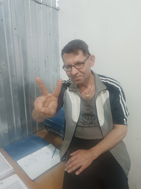 Денис, Россия, Владимир, 47 лет, 2 ребенка. Он ищет её: Познакомлюсь с женщиной для брака и создания семьи, дружбы и общения.Я обычный мужчинка