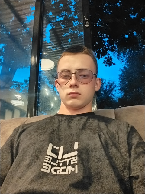 Вадим Лютый, Россия, Серпухов, 21 год, 1 ребенок. Ищу будущую женуВ поисках второй половинки готовой прожить эту жизнь вместе, разделить всё счастье и невзгоды