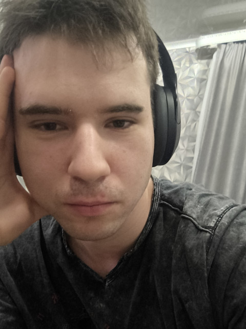 Артём, Россия, Брянск, 22 года. Познакомлюсь с девушкой для любви и серьезных отношений.Люблю видеоигры, зарубежную музыку, сериалы и кино. Я немного читаю(от силы книг 15 наберётся), рабо