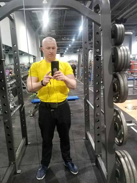 Александр, Россия, Санкт-Петербург, 46 лет, 1 ребенок. Познакомлюсь с женщиной для дружбы и общения.Не курю, не пью, занимаюсь спортом