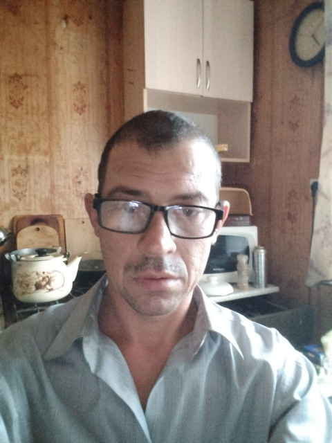 Илья, Россия, Саратов, 37 лет, 1 ребенок. Познакомлюсь с женщиной для любви и серьезных отношений, воспитания детей, рождения совместных детейВерный добрый заботливый но тяж? лый характер