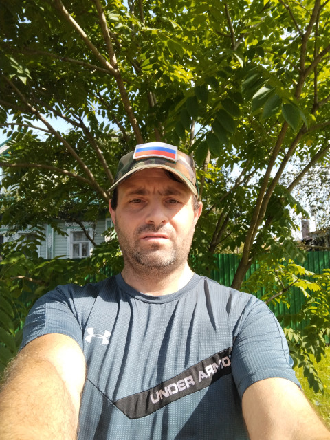 Александр, Россия, Вичуга, 40 лет. Познакомлюсь с женщиной для любви и серьезных отношений, брака и создания семьи, рождения совместныхЦелеустремлённый, ответственный, отзывчивы и честный. Люблю готовить. Люблю детей и хочу своих. Если