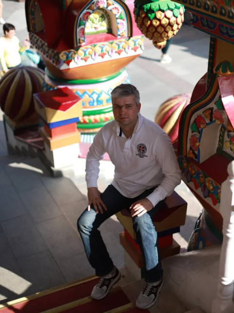 De Brule, Москва, м. ВДНХ, 40 лет, 1 ребенок. Познакомлюсь с женщиной для любви и серьезных отношений, гостевого брака, дружбы и общения.Добрый, воспитанный и ищу такую же.