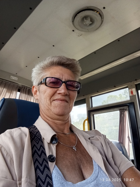 Ирина, Беларусь, Смолевичи, 56 лет. Познакомлюсь с мужчиной для любви и серьезных отношений, дружбы и общения.Веселая, жизнерадостная, спортивная, общительная, люблю природу.