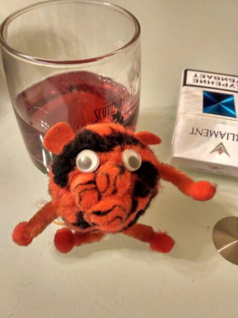 догадайтесь кто это