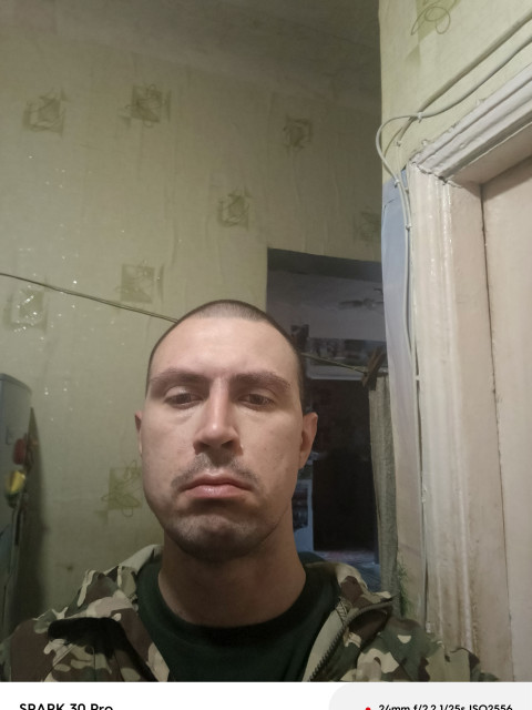 Александр Богач, Донецк, 36 лет, 1 фото. Скромный простой парень хочет познакомиться с девушкой для серьёзных отношений