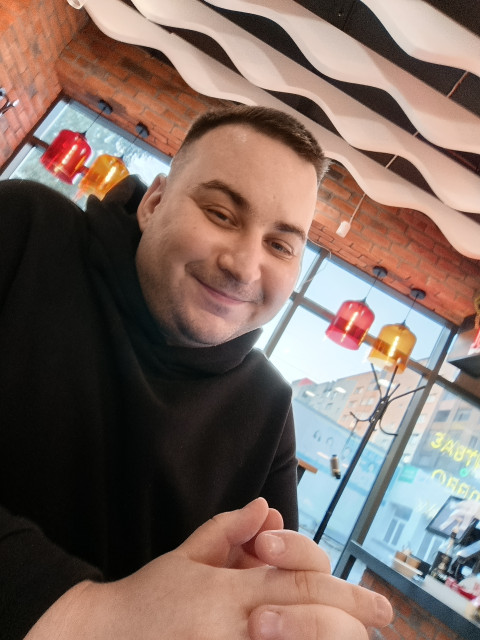 Грей, Россия, Новосибирск, 27 лет. Поэт, фрилансер, музыкант.