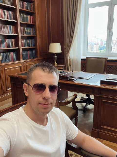 Олег, Москва, м. Кузнецкий мост, 46 лет, 1 ребенок. Ищу: Знакомлюсь исключительно для серьезных отношений, а конкретнее для создания семьи.  Анкета 849969. 