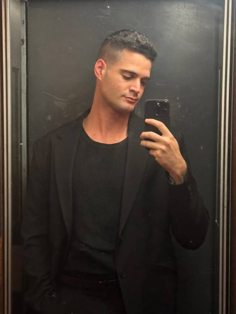 Руслан, Москва, м. ВДНХ, 33 года. Познакомлюсь с девушкой для любви и серьезных отношений, брака и создания семьи.в этом году перебрался в Москву, 3 года как свободен, хотелось бы найти спутницу