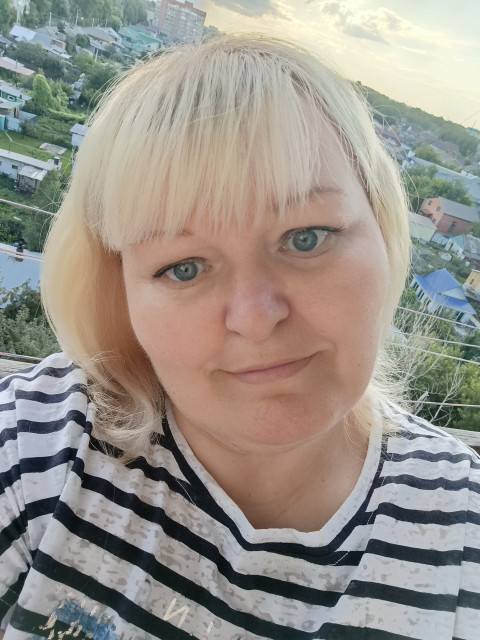 Евгения, Омск, 48 лет, 1 ребенок, 4 фото. Она ищет его: мужчину для серьезных отношений, брака и создания семьи, дружбы и общения.  Анкета 850070. 