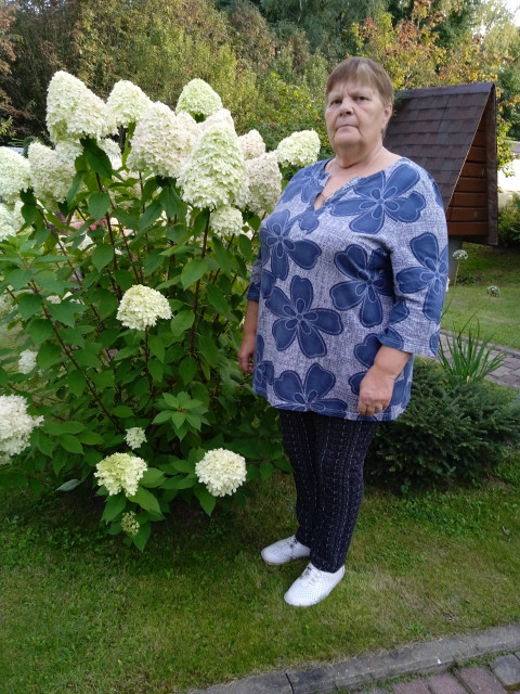 Надя, Москва, м. Автозаводская, 69 лет, 1 ребенок. Познакомлюсь с добрым порядочным мужчиной свободным от отношений 70до75 проживаю в москвеПорядочная во всем характер спокойный люблю прогулки животных