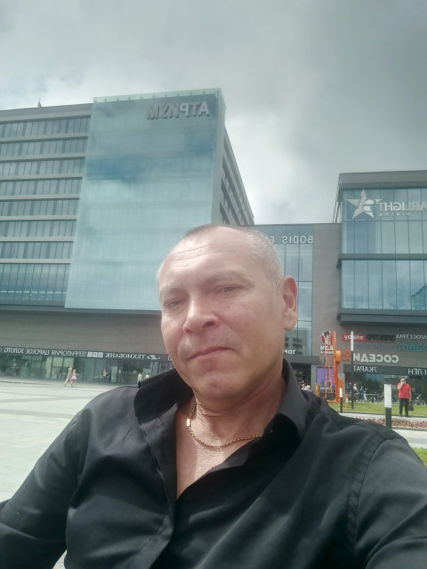 Slava, Россия, Москва, 49 лет. Он ищет её: Познакомлюсь с женщиной для любви и серьезных отношений, брака и создания семьи, дружбы и общения. Анкета 850460. 