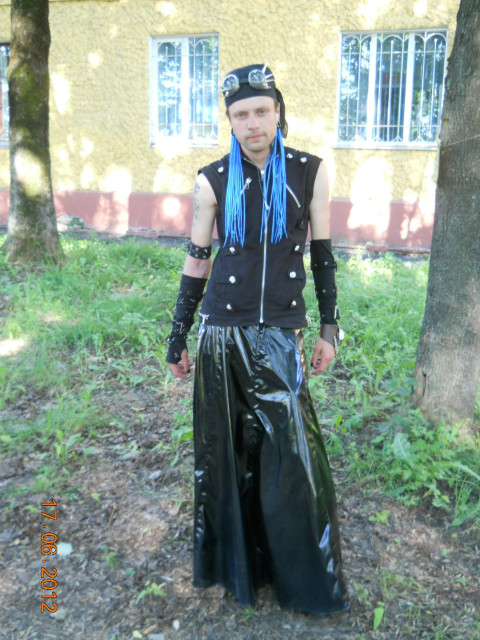 Никита, Россия, Брянск, 36 лет. Познакомлюсь с женщиной для любви и серьезных отношений, брака и создания семьи, гостевого брака, роПисатель, бывший солист в рок металл группе.