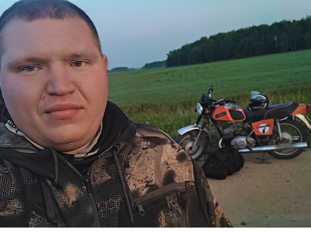 Илья Ярмонов, Россия, Новосибирск, 21 год. Хочу найти Для меня женщина это цветок который не имеет значения в возрасте но чтобы этот цветок был нежным и мЖиву в Новосибирске работаю в рыбном предприятии