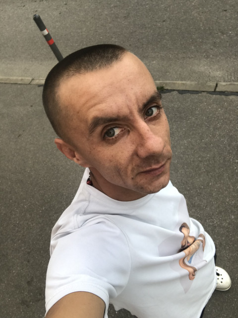 Артём, Россия, Всеволожск, 33 года. Познакомлюсь с женщиной для любви и серьезных отношений, брака и создания семьи, воспитания детей, рРодился в Крыму, был в браке ( 1 сын), с 2019 года разведён, рост 165, вес 56, телосложение худощаво