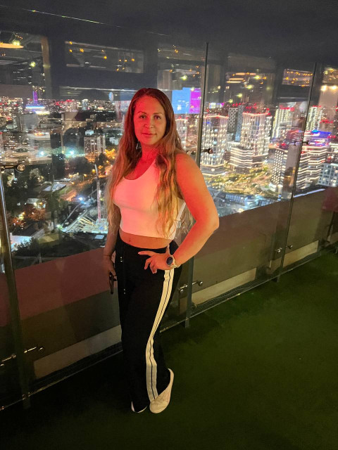 Елена, Россия, Москва, 37 лет, 2 ребенка. Познакомлюсь с мужчиной для любви и серьезных отношений, гостевого брака. 
С тем с кем хочется просБыть собой – вот, что действительно важно.