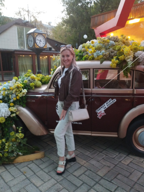 Виктория, Россия, Донецк, 42 года, 1 ребенок. Познакомлюсь с серьезным, надёжным мужчиной для любви и серьезных отношений.Меня зовут Виктория, я в разводе, есть сын 18 лет.