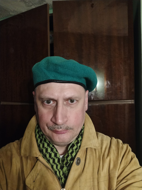 Сергей, Россия, Москва, 48 лет. Познакомлюсь с женщиной для дружбы и общения.Я Сергей Генрихович, столяр-краснодеревщик, реставратор, поэт