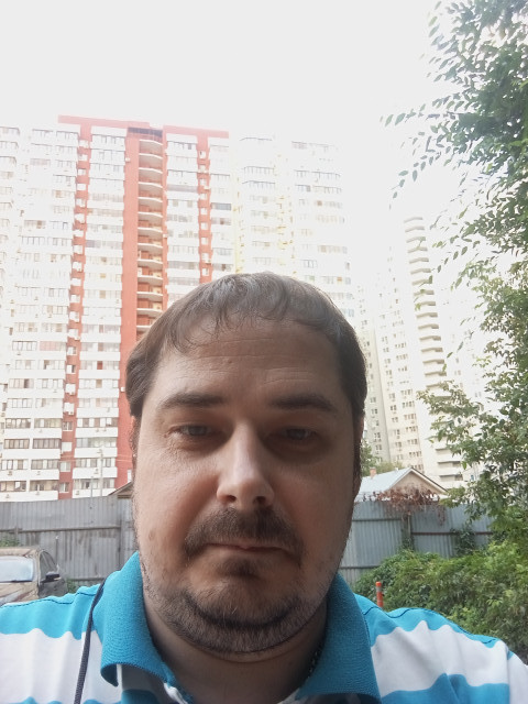 Артём, Россия, Самара, 40 лет. Познакомлюсь с симпатичной, доброй, умной отзывчивой женщиной без детей для любви и серьезных отношеЯ хочу найти себе своего любимого настоящего человека для серьёзных добрых настоящих очень тёплых от