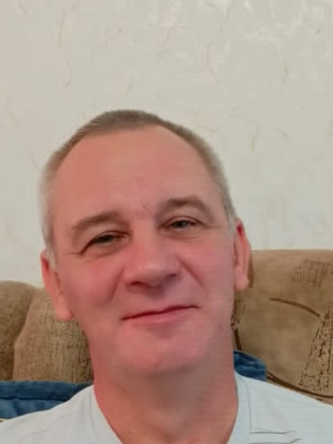 Андрей, Россия, Волгоград, 48 лет, 1 ребенок. Ищу: Адекватную девушку, женщину, пригодную для создания семьи. 
Не интересуют девушки: с тараканами, мужскими...  Анкета 851467. 