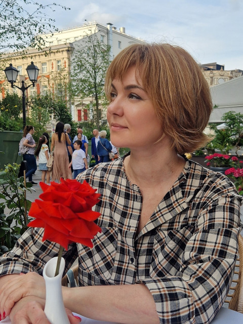Ксения, Москва, 50 лет, 1 ребенок. Познакомлюсь с мужчиной для любви и серьезных отношений, брака и создания семьи, дружбы и общения.  Анкета 852119. 