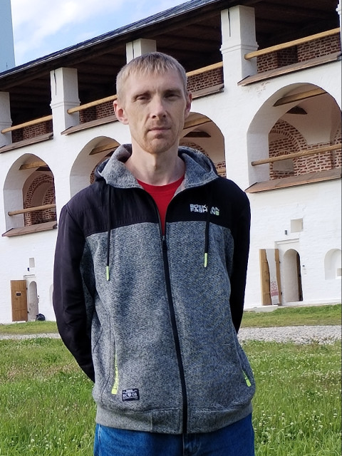 Сергей, Россия, Череповец, 42 года. Он ищет её: женщину пока что для дружбы и общения. А дальше видно будет.  Анкета 852170. 