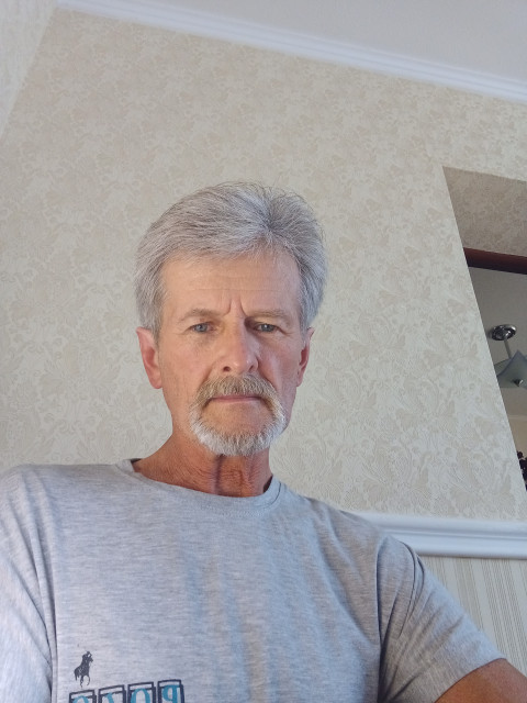 Александр, Россия, Макеевка, 70 лет. Хочу познакомиться с женщиной со спокойным характером, нормального телосложения без склонности к полноте,...  Анкета 852352. 