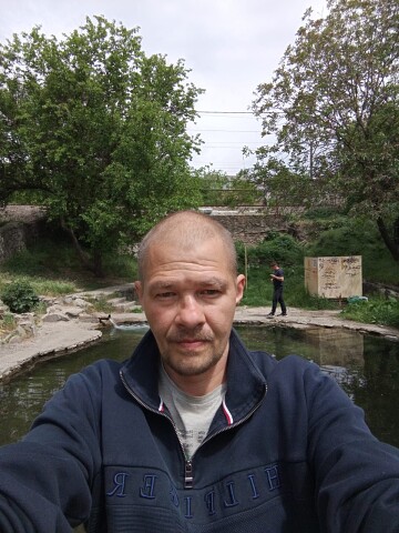 Михаил Котов, Ростов-на-Дону, 42 года, 1 фото. Работаю с борщеком мебели. Увлекаюсь рыбалкой,охотай.