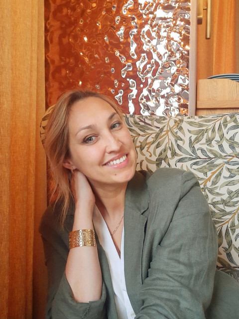 Алена, Москва, 44 года, 1 ребенок, 4 фото. Познакомлюсь с мужчиной для дружбы и общения. Для приятного общения.  Анкета 852833. 