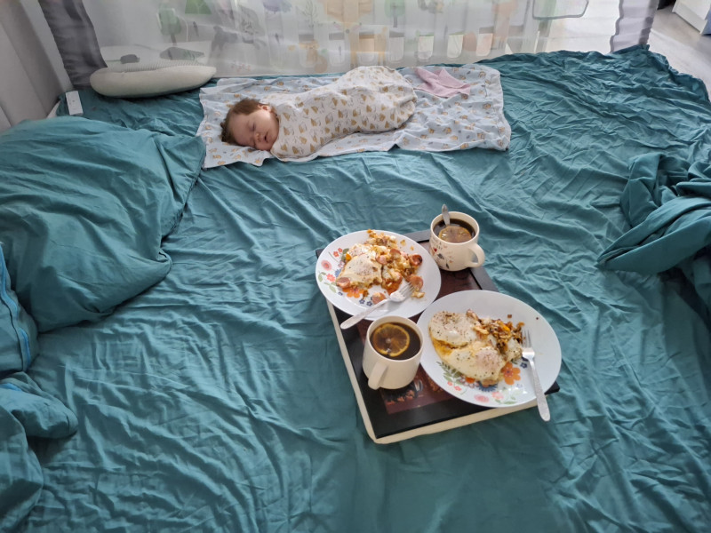 Яйца на завтрак для любимой женщины