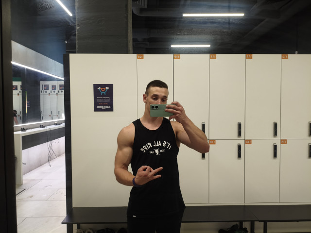 Алексей, Москва, м. Кожуховская, 25 лет, 1 ребенок, 1 фото. Недавно как переехал из М.о. в Москву. Устроился в госструктуру. Парень рукастый, труд люблю, кошек 