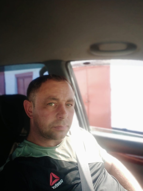 Олег, Кокшетау, 39 лет. Меня зовут Олег мне 39 лет живу один разведен есть дети живут отдельно хочу познакомиться с девушкой
