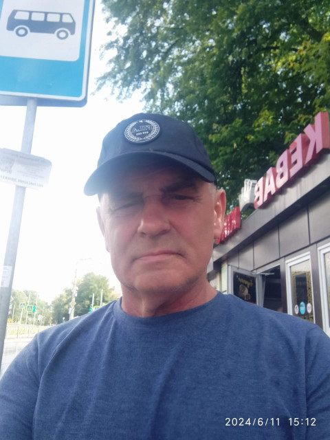 Олег, Россия, Челябинск, 56 лет, 1 ребенок. Ищу: Общение, прогулки секс.  Анкета 853768. 