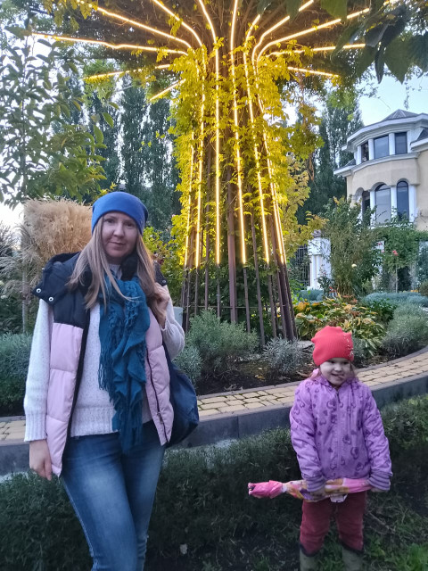 С дочерью подруги)