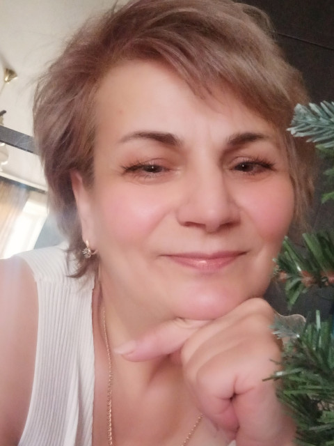 Зема, Россия, Москва, 59 лет, 1 ребенок. Познакомлюсь с мужчиной для брака и создания семьи. Отзывчивого, доброго.  Анкета 854313. 