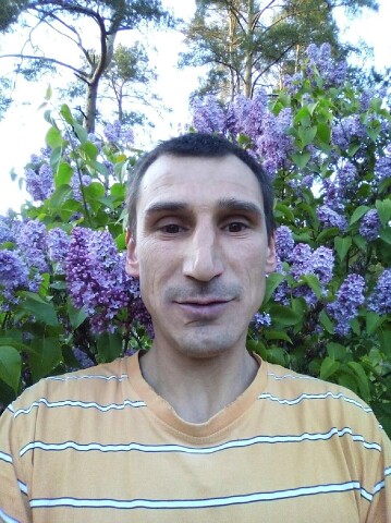 Дмитрий Поляк, Москва, м. Печатники, 40 лет. Я простой парень с Беларуси работаю на стройке в Москве вот получилась што один сила зашёл найти спу