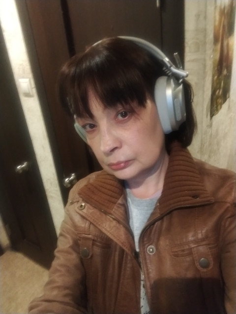 По делам.