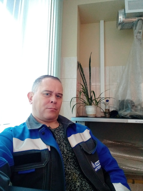 Виктор, Россия, Омск, 43 года. Познакомлюсь с женщиной для любви и серьезных отношений, брака и создания семьи, гостевого брака. Идельнее...  Анкета 855864. 