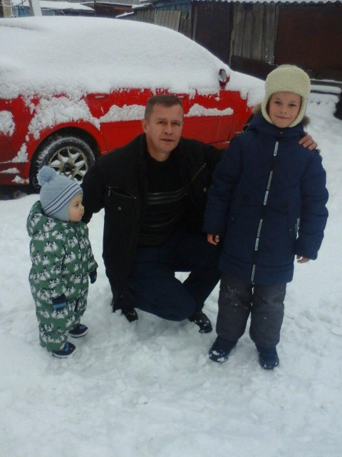 Виталий Царев, Россия, Железногорск, 51 год, 1 ребенок. Ищу: Адекватную девушку без тараканов в голове, своих хватает. И чтобы любила детей. Чтобы была с ч/ ю.  Анкета 856229. 