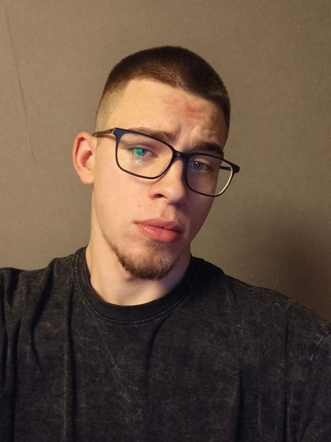 Владислав, Россия, Томск, 19 лет. Сайт одиноких пап ГдеПапа.Ру