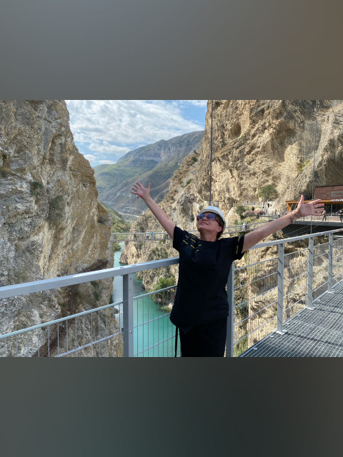 Lera, Россия, Казань, 52 года, 2 ребенка. Ищу: 55-60 лет, общительного, не ленивого, не занудного, желательно мобильного, обязательно с юмором!  Анкета 857023. 