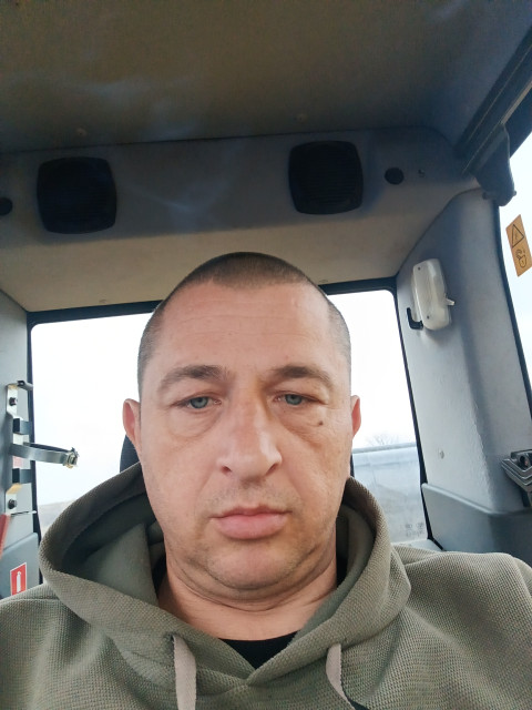 Александр Новиков, Енакиево, 42 года, 1 ребенок, 2 фото. Ищу: Времяпровождение, я не местный  Анкета 857368. 