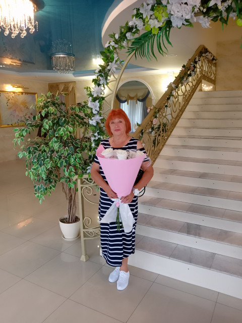 Наталья, Россия, Алчевск, 68 лет, 2 ребенка. Познакомлюсь с мужчиной для гостевого брака, дружбы и общения.  Анкета 858288. 