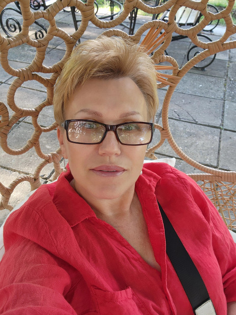 Елена, Санкт-Петербург, м. Проспект Ветеранов, 59 лет, 6 фото. Познакомлюсь с мужчиной для дружбы и общения. Интересный собеседник, с хорошим чувством юмора, лёгкий...  Анкета 858609. 