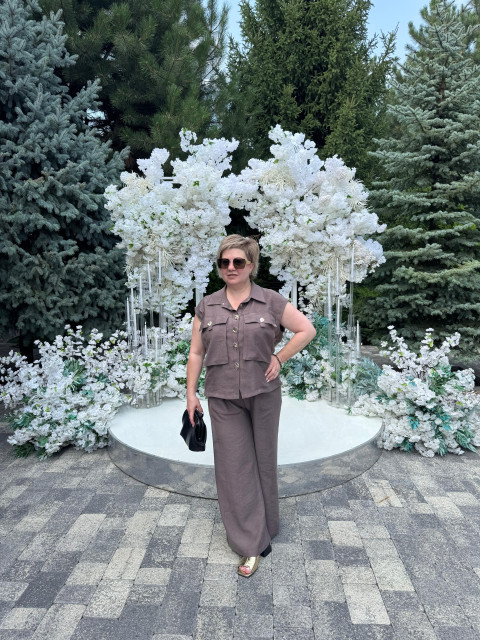 Галина, Россия, Москва, 49 лет, 1 ребенок. Она ищет его: русским мужчину 45-60 лет для встреч, общения, любви и серьезных отношений, брака и создания семьи.   Анкета 858660. 