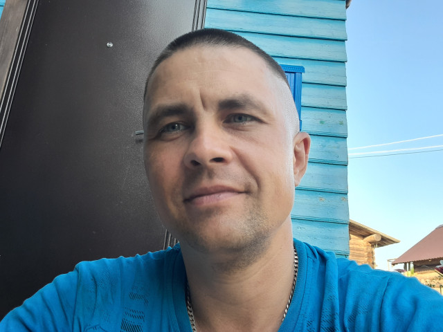 Александр, Россия, Архангельск, 43 года. Ищу: Спокойную, доброжелательную, любящую животных, природу и тишину.  Анкета 858722. 