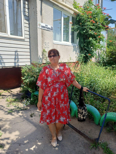 Елизавета, Россия, Горловка, 37 лет, 2 ребенка. Познакомлюсь с мужчиной для любви и серьезных отношений, брака и создания семьи, воспитания детей.  Анкета 858885. 